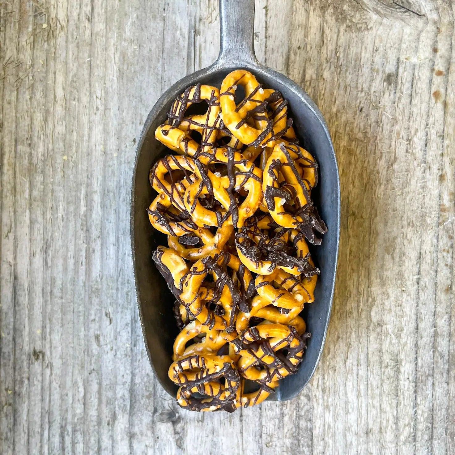 Chocolate Drizzled Pretzels