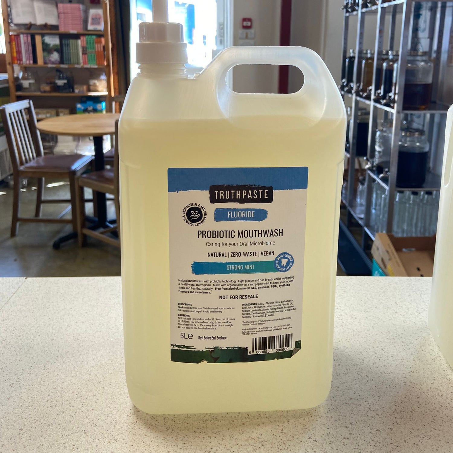 Refillable Probiotic Mouthwash With Flouride