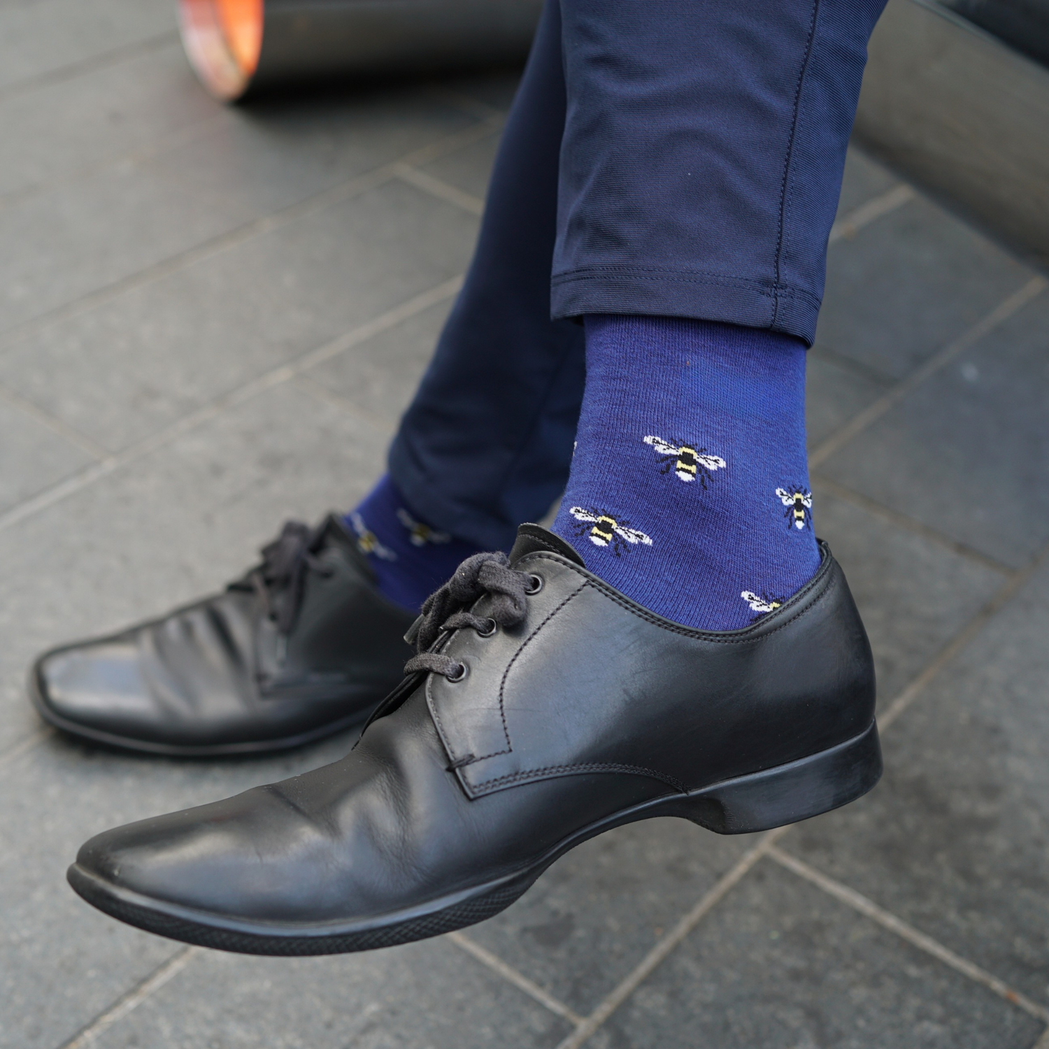 Small Motif Bee Socks